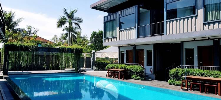 居銮集装箱酒店(Kluang Container Swimming Pool Hotel)图片