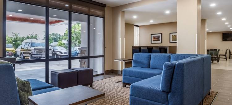 品质酒店及套房春湖 - 费耶特维尔近自由堡(Quality Inn & Suites Spring Lake - Fayetteville Near Fort Liberty)图片