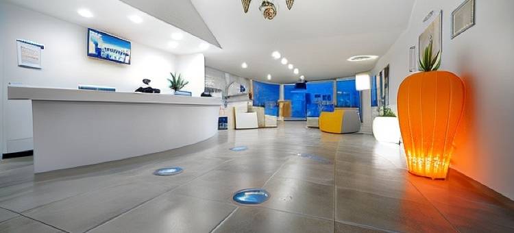 阿葵亚套房酒店(Aqua Suites)图片