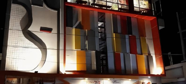 隆阿贡前一酒店(Front One Hotel Tulungagung)图片