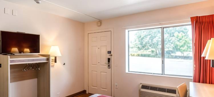 雷丁中央6号汽车旅馆(Motel 6 Redding, CA - Central)图片