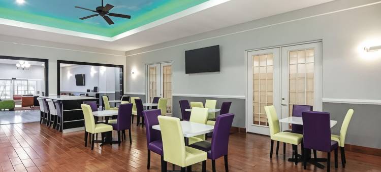 麦卡伦东阿拉莫拉昆塔温德姆套房酒店(La Quinta Inn & Suites by Wyndham Alamo - McAllen East)图片