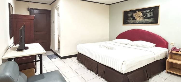 Hotel Pasar Besar RedPartner near Tugu Pahlawan图片
