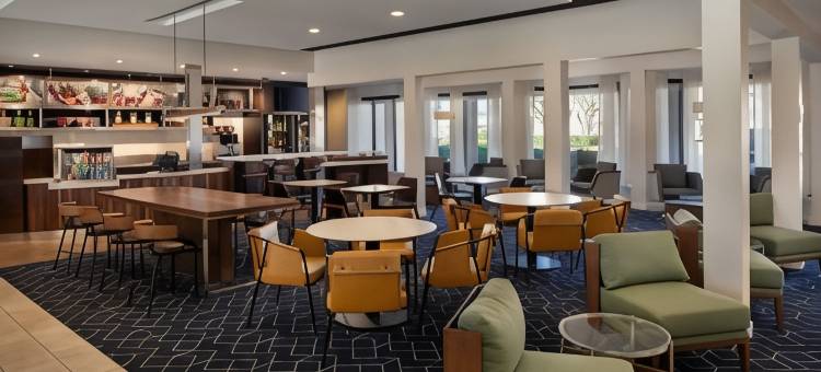 贝克斯菲尔德万怡酒店(Courtyard Bakersfield)图片