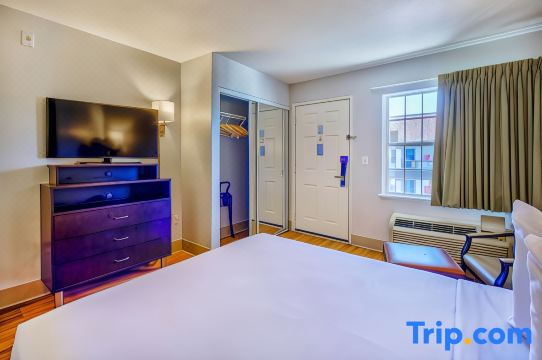 Studio 6 Phoenix AZ Deer Valley - Mtrip D 