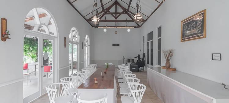 红门酒店度假村清真-近DCastello齐亚特苏邦(RedDoorz Resort Syariah Near d'Castello Ciater Subang)图片