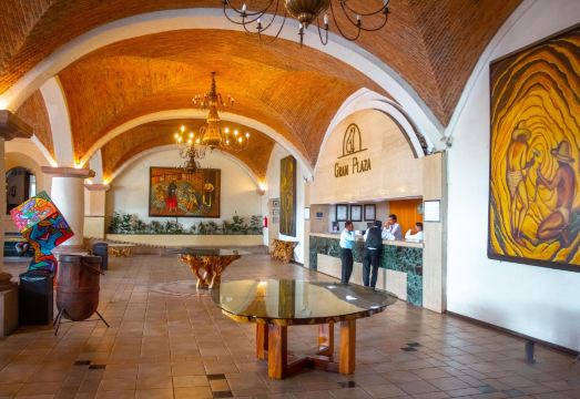 Hotel Gran Plaza & Convention Center Hotel Overview