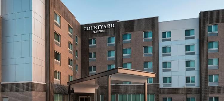 休斯顿舒格兰/莱克波茵特万怡酒店(Courtyard Houston Sugar Land/Lake Pointe)图片