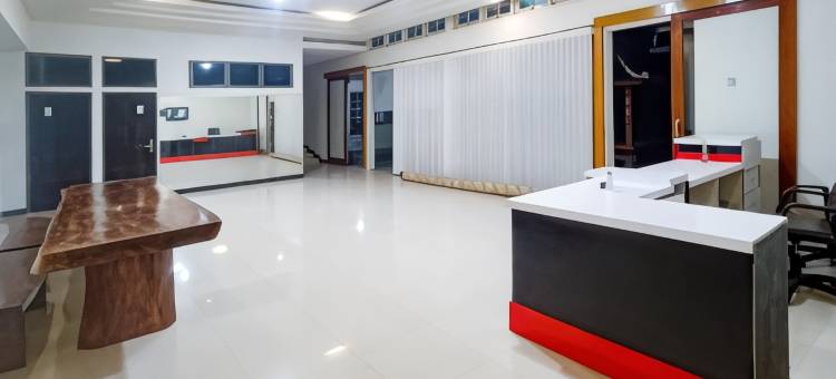 红门酒店@RRR宾馆马塔兰(RedDoorz @ RRR Guesthouse Mataram)图片