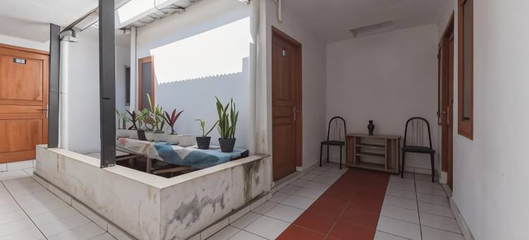 红多兹伊斯兰酒店-苏加武眉拉亚街(RedDoorz Syariah @ Jl Raya Sukabumi)图片