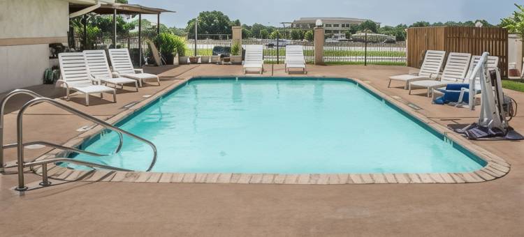 圣马科斯温德姆速8酒店(Super 8 by Wyndham San Marcos)图片