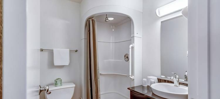 丽笙公园酒店，特雷西(Super 8 by Wyndham Tracy)图片