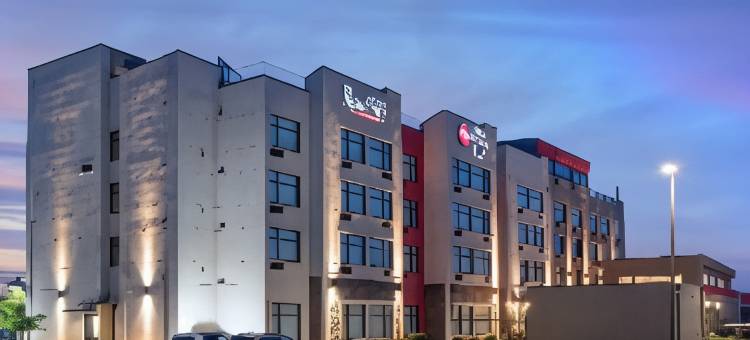 瓦瑞诺宾贝斯特韦斯特优质行政公寓(Best Western Plus Executive Residency Rigbys Water World Hotel)图片