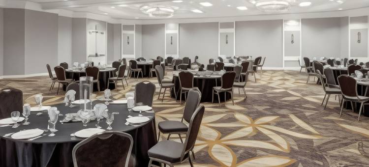 威奇托机场希尔顿逸林酒店(DoubleTree by Hilton Hotel Wichita Airport)图片