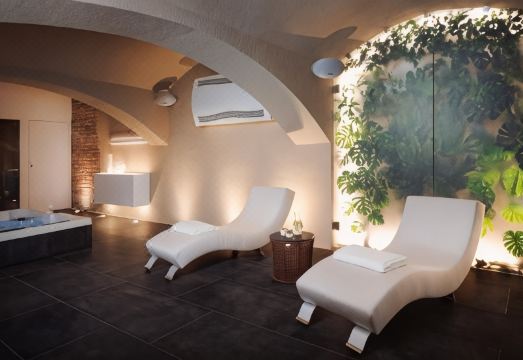 EA Hotel Sonata Hotel Overview