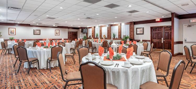 布里奇波特贝斯特韦斯特优质酒店(Best Western Plus Bridgeport Inn)图片