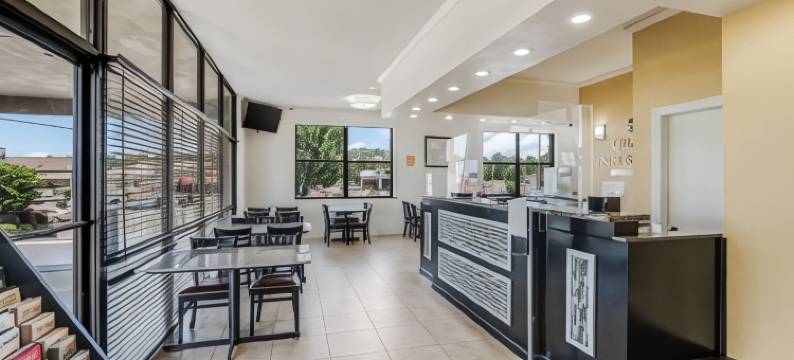 温泉城 - 汉密尔顿湖凯艺套房酒店(Quality Inn & Suites Hot Springs - Lake Hamilton)图片