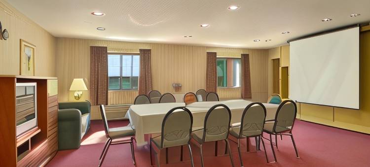 马斯基根美吟酒店(Baymont by Wyndham Muskegon)图片