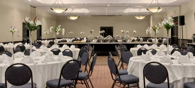 辛辛那提机场希尔顿酒店(Hilton Cincinnati Airport)图片
