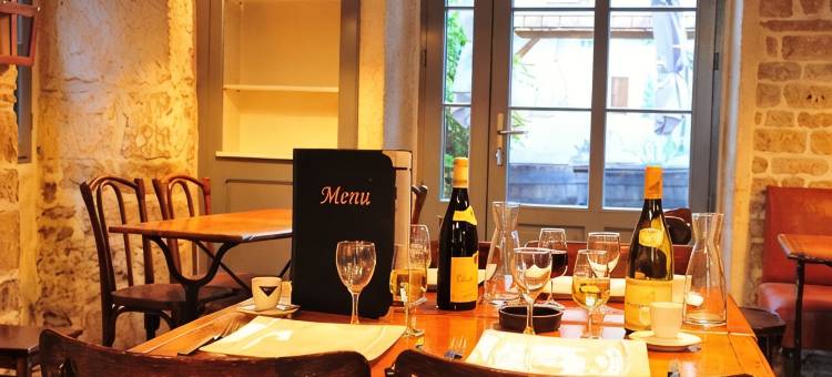 SY 阳台餐厅酒店(La Terrasse - Hôtel Restaurant à Vézelay)图片