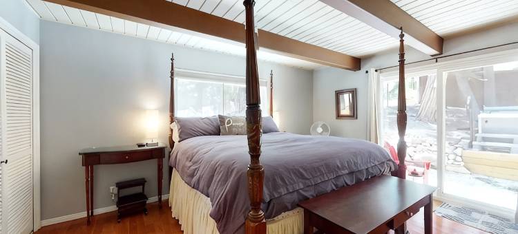 山间静居木屋，带围栏庭院、游戏室，停车方便(Mountain Cabin Retreat Fenced Yard Game Room Easy Parking)图片