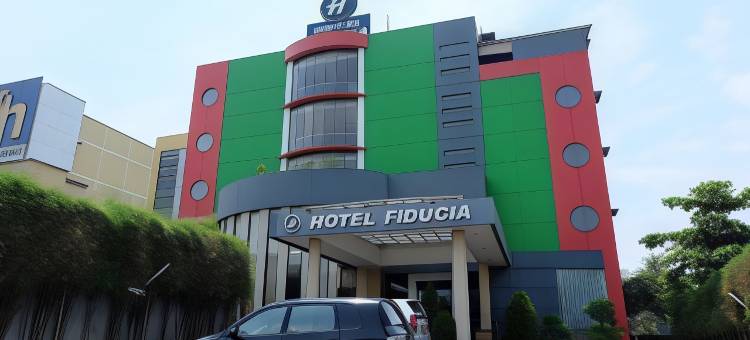 超级OYO联排别墅橡树酒店Fiducia Serpong(Super OYO Townhouse Oak Hotel Fiducia Serpong)图片