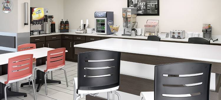 贝德福德DFW机场西速8酒店(Super 8 by Wyndham Bedford DFW Airport West)图片