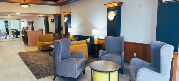 舒适套房酒店 Sheboygan I-43(Comfort Inn & Suites Sheboygan I-43)图片