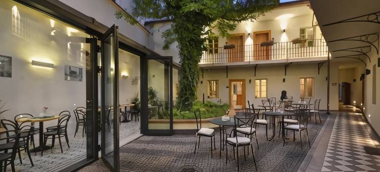 白色百合酒店(Hotel At the White Lily)图片