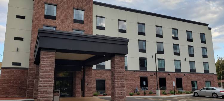 真斯维尔鹅卵石套房酒店(Cobblestone Hotel & Suites - Janesville)图片