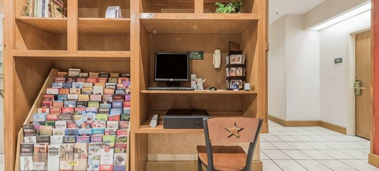 南沃斯堡市中心温德姆速 8 酒店(Super 8 by Wyndham Fort Worth Downtown South)图片