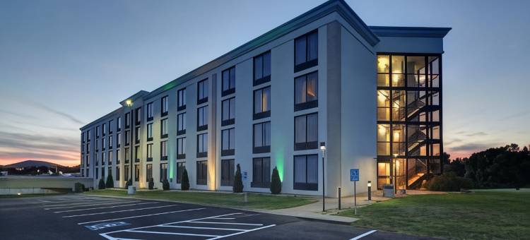 斯汤顿假日酒店及会议中心(Holiday Inn Staunton Conference Center)图片