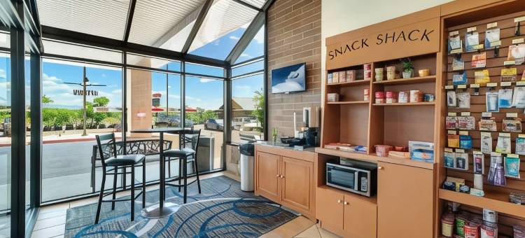 布莱斯华美达酒店(SureStay Plus Hotel by Best Western Price)图片