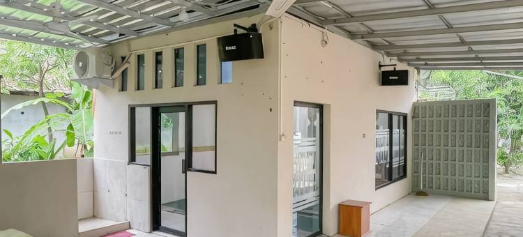 O酒店 艾娜科斯特伊斯兰(Ayna Syariah Mitra RedDoorz Indramayu)图片