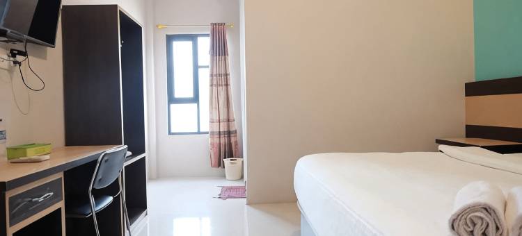 红门修拉伊亚酒店靠近Bengkulu市政厅(RedDoorz Syariah at Hotel Grand Mentari)图片