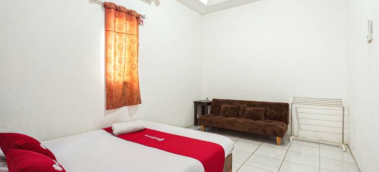 红多兹酒店Pondok Diana-Ujung Genteng海滩4(RedDoorz @ Pondok Diana Pantai Ujung Genteng 4)图片