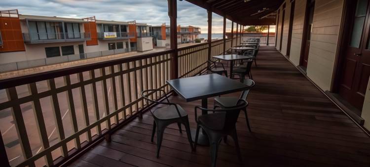 比顿湾酒店(Beadon Bay Hotel)图片