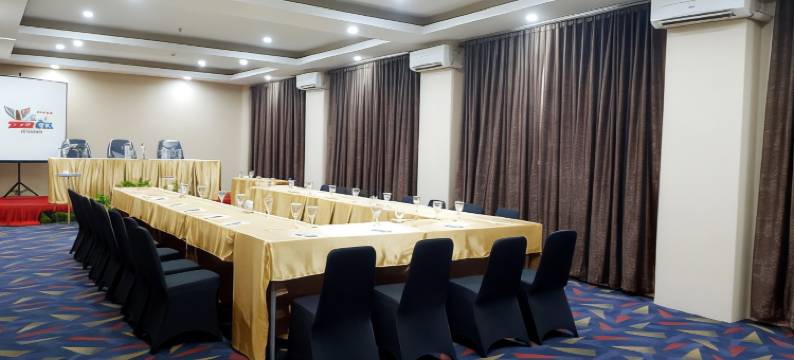 巴东洛基广场酒店(Rocky Plaza Hotel Padang)图片