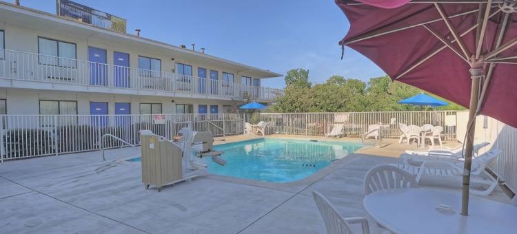 德克萨斯圣安东尼奥 - 六旗德克萨斯庆典游乐园 6 号汽车旅馆(Motel 6 San Antonio, TX Six Flags Fiesta TX/La Cantera Area)图片