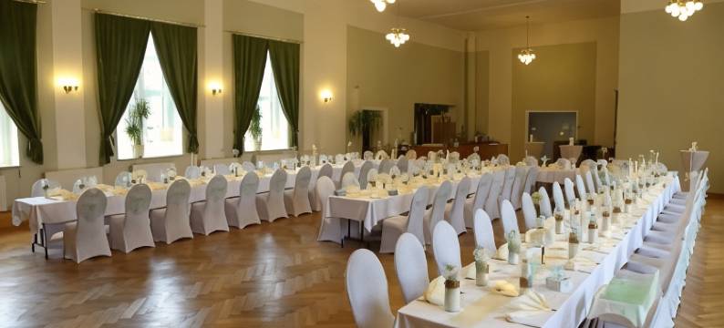 盖斯霍夫罗特赫希酒店(Gasthof Und Hotel Roter Hirsch)图片