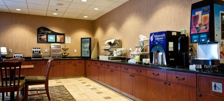 斯特拉斯莫尔戴斯套房酒店(Days Inn & Suites by Wyndham Strathmore)图片