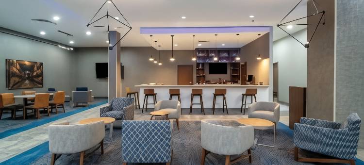 路易斯威尔东拉昆塔温德姆套房酒店(La Quinta Inn & Suites by Wyndham Louisville NE/Old Henry Rd)图片