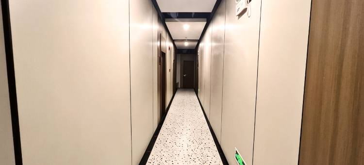 深圳蜜里智选影音电竞公寓(南山西丽地铁站店)图片