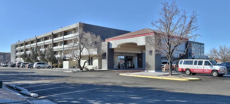 阿尔伯克基市中心温德姆华美达酒店(Ramada Plaza by Wyndham Albuquerque Midtown)图片
