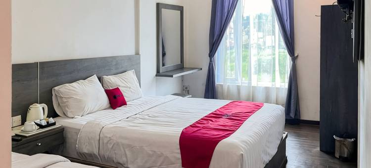 巴东班让红多兹沙里亚HDH酒店(RedDoorz Syariah at HDH Hotel Padang Panjang)图片