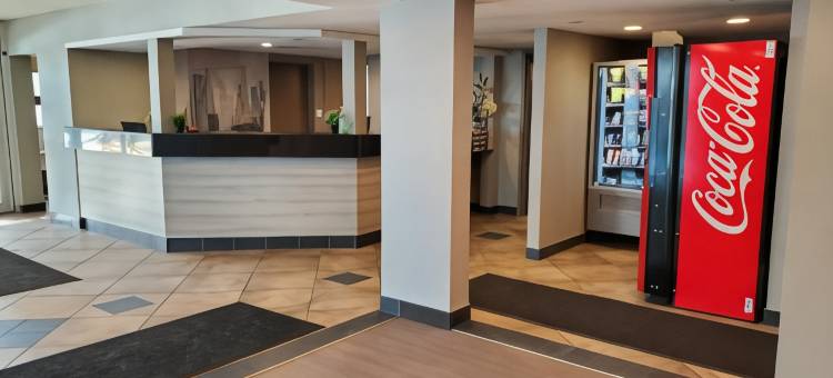 卡尔加里温德姆速8麦克雷德小道酒店(Super 8 by Wyndham Macleod Trail Calgary)图片