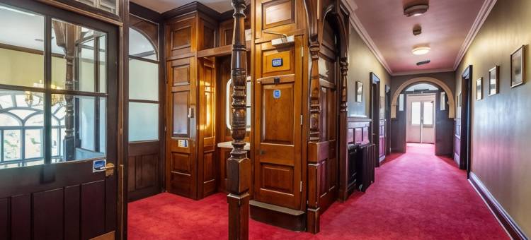 瑞士小屋帕玛旅馆(Palmers Lodge Swiss Cottage)图片