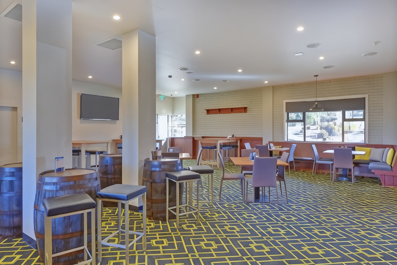 Nightcap at Burnie Townhouse Over view