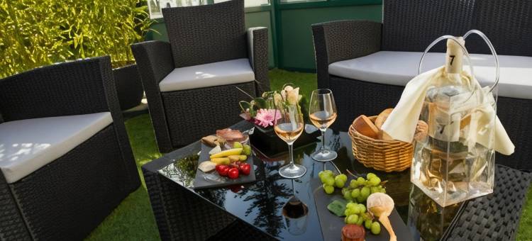 圣殿酒店和餐厅(Logis Hotel & Restaurant de la Basilique)图片