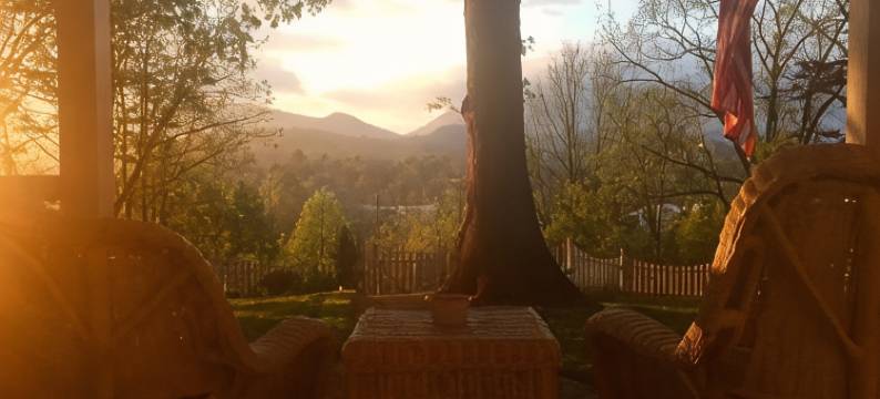 橡树山爱巷住宿加早餐旅馆(Oak Hill on Love Lane Bed and Breakfast Inn)图片